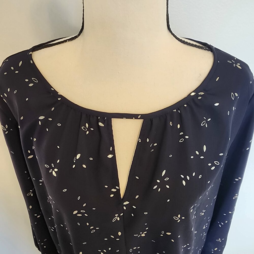 West Kei Black Floral Blouse Medium 3/4 Sleeve V-Neck Business Casual Top - Picture 5 of 13
